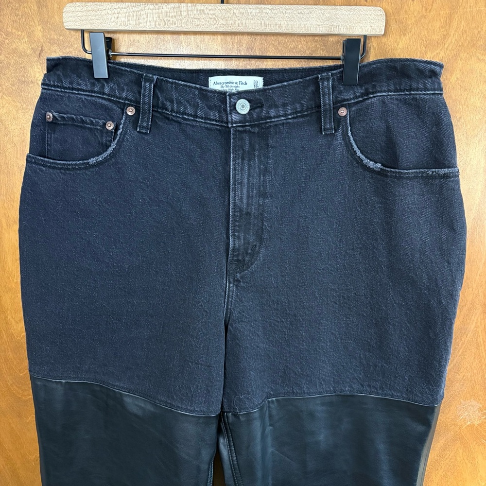 Abercrombie & Fitch Ultra High Rise 90s Straight Jeans Faux Leather Curve Love - Picture 4 of 13